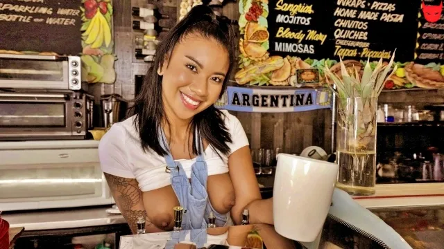 Mofos – Ameena Greene – The Café Waitress gets Creampied – LPI